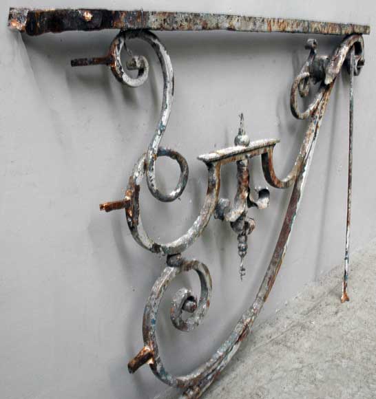 Wrought iron bracket from Large Louis XIV period -1