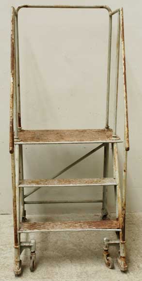 Bank_of_France_Stepladder_by_Eiffel.jpg