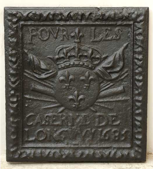 Cast_iron_fireback_for_Louis_XIV_barracks.jpg