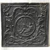 Plaque de cheminée l'Amour s'envole - Réf.9496 Largeur 74cm Hauteur 70cm Plaque de cheminée l'Amour s'envole - Réf.9496 Largeur 74cm Hauteur 70cm