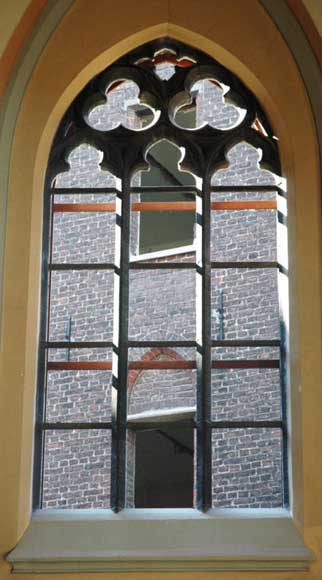 Neo-gothic stone window frame from Soignies -0