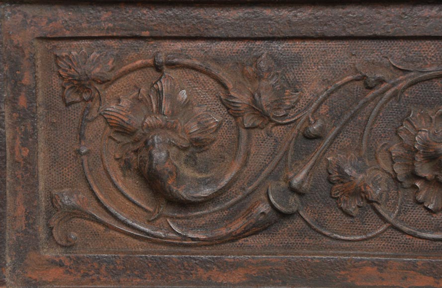 Fireplace cast iron insert, style Napoleon III, with grotesques and chimeras decoration-11