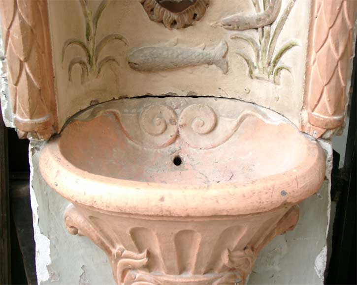 Antique Stone Fountain from Provence 18th century Antique Stone Fountain from Provence 18th century-4