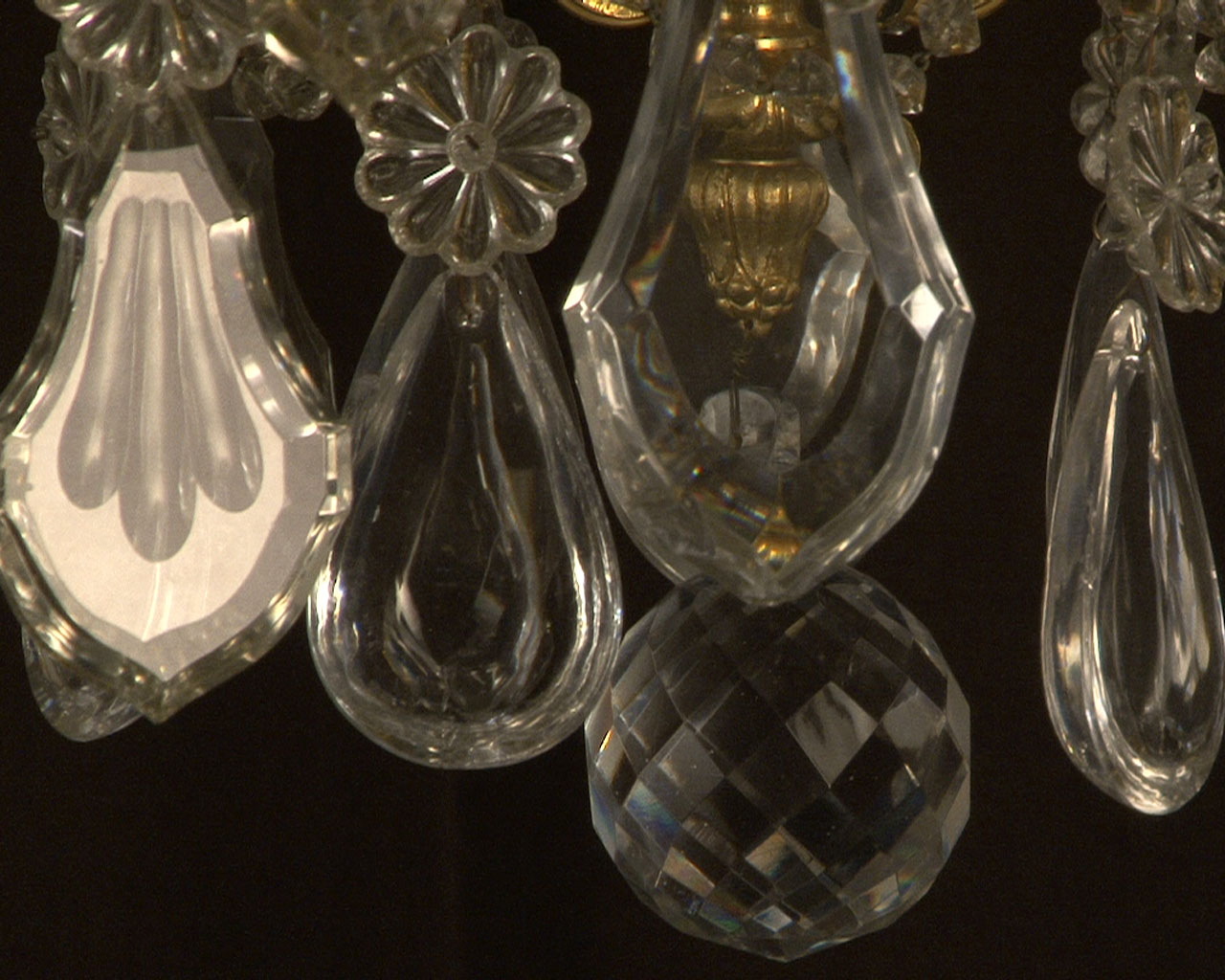 Large bronze and cristal chandelier with tassels Large bronze and cristal chandelier with tassels-19