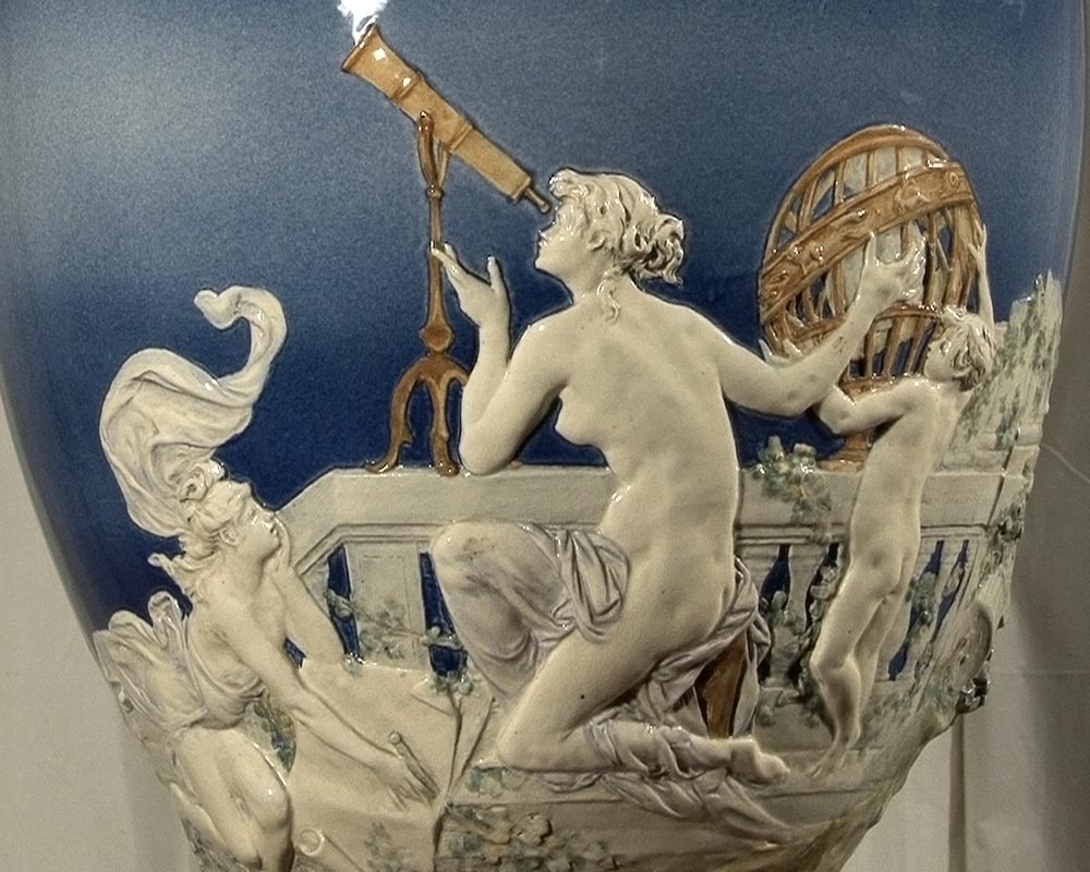 CARRIER BELLEUSE Louis Robert, Extraordinary vase with Urania , science allegory. CARRIER BELLEUSE Louis Robert, Extraordinary vase with Urania , science allegory.-2