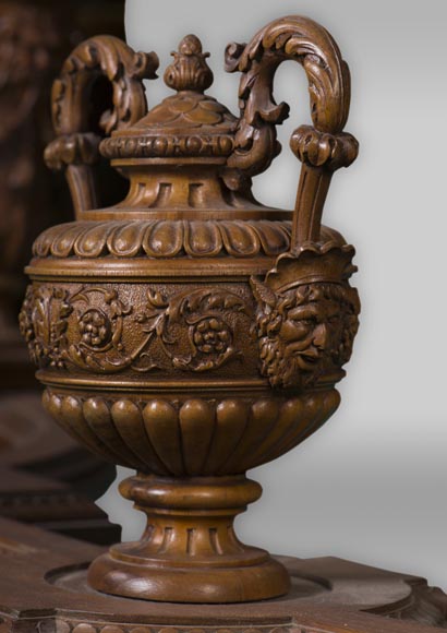 The table coming from an exceptional furniture set realized by Moses Michelangelo Guggenheim for the Palazzo Papadopoli in Venice,  Italy The table coming from an exceptional furniture set realized by Moses Michelangelo Guggenheim for the Palazzo Papadopoli in Venice,  Italy-8