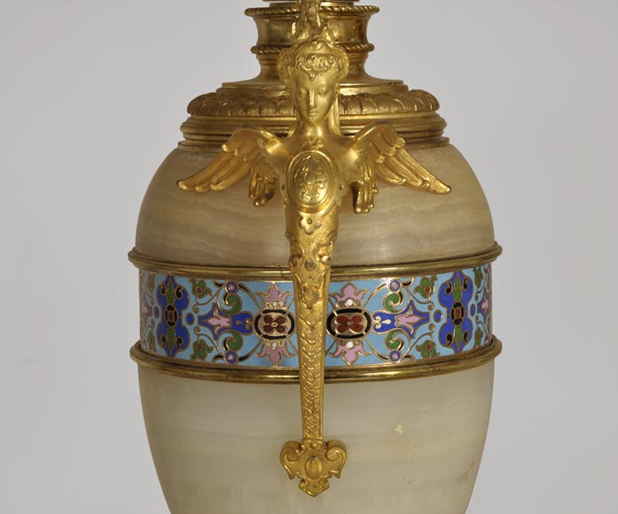 Beautiful antique paire of Onyx lamps with cloisonné enamels and gilded bronze with Sphinx decor Beautiful antique paire of Onyx lamps with cloisonné enamels and gilded bronze with Sphinx decor-3