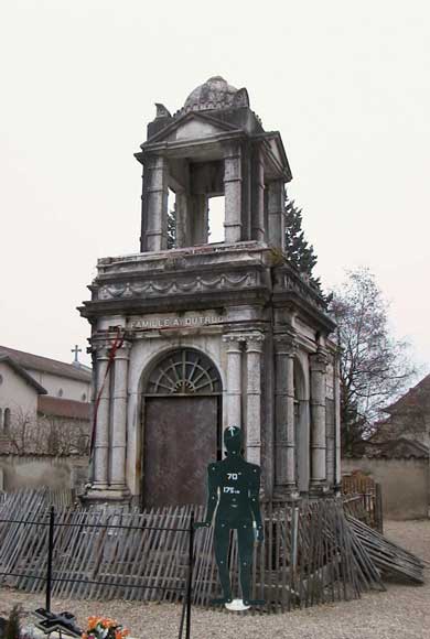 Mausoleum. Mausoleum.-0