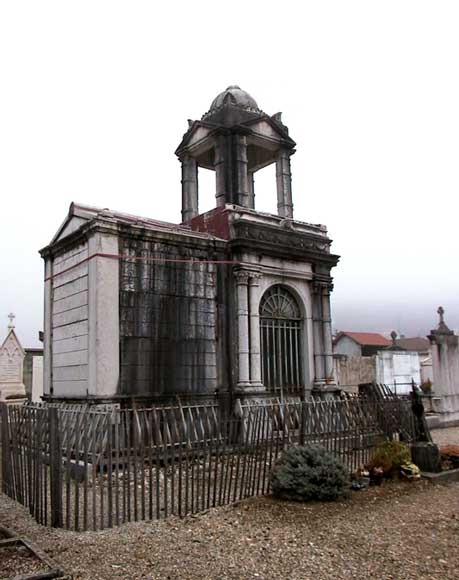 Mausoleum. Mausoleum.-1