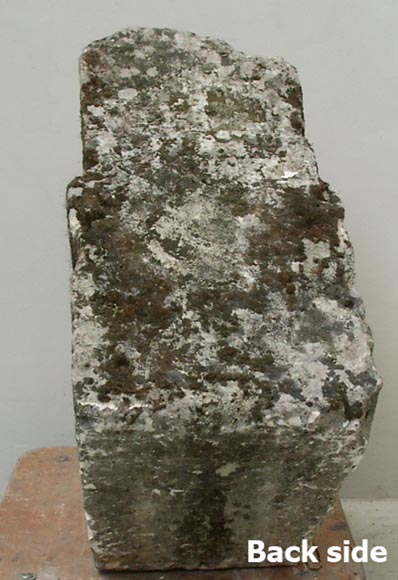 Antique keystone in sculpted stone Antique keystone in sculpted stone-5