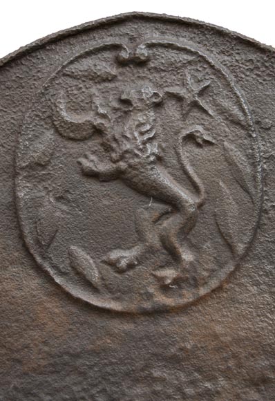 Beautiful antique 16th century cast iron fireback Beautiful antique 16th century cast iron fireback-1