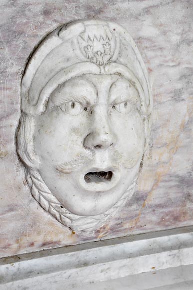 Fountain pediment in Carrara and Fleur de Pecher marbles Fountain pediment in Carrara and Fleur de Pecher marbles-1