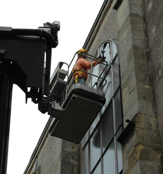 Stained glass windows with floral designs  Stained glass windows with floral designs -2