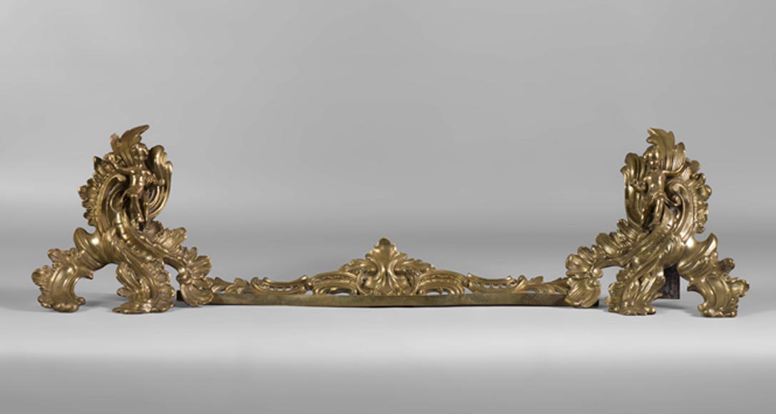 Beautiful Louis XV Style gilt bronze fire fender with children and foliages Beautiful Louis XV Style gilt bronze fire fender with children and foliages-0