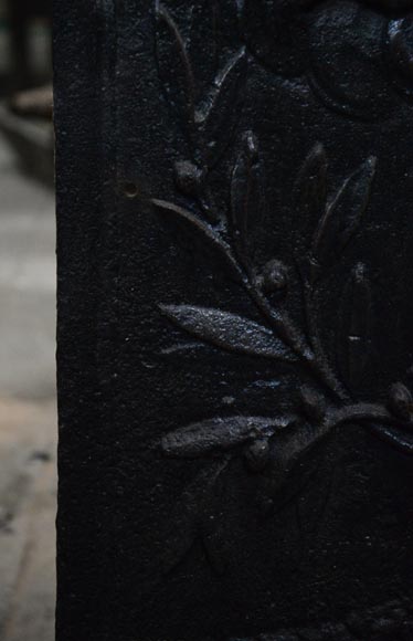 Two hearts burning on an altar, antique small Louis XVI period fireback Two hearts burning on an altar, antique small Louis XVI period fireback-3