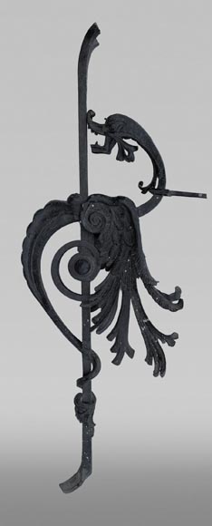 Wrought iron bracket with winged chimera decoration Wrought iron bracket with winged chimera decoration-0