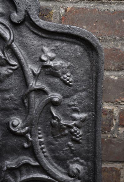 Louis XV style cast iron fireback with dancing lady and musician Louis XV style cast iron fireback with dancing lady and musician-3