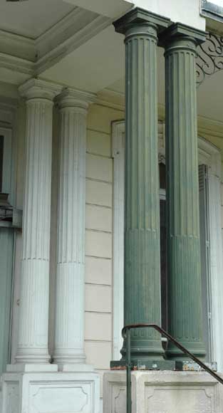 Cast iron columns. 10 columns