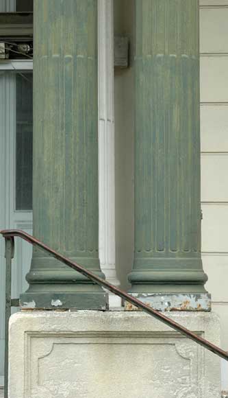 Cast iron columns. 10 columns