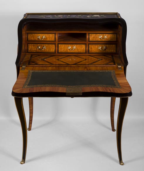 Julien-Nicolas RIVART (1802-1867) - Curved writing desk with lozenges marquetry And flowers bouquet in porcelain inlay Julien-Nicolas RIVART (1802-1867) - Curved writing desk with lozenges marquetry And flowers bouquet in porcelain inlay-4