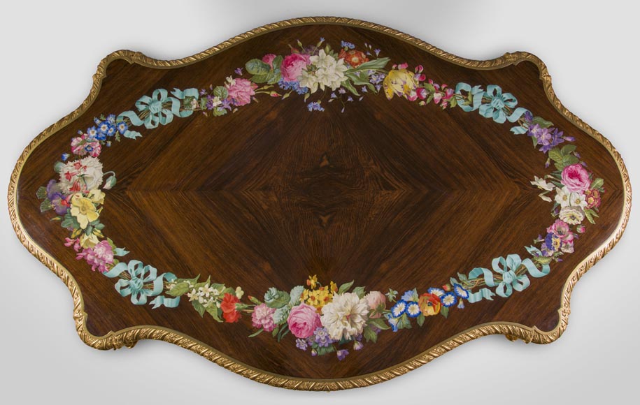 TAHAN Manufactory, Julien-Nicolas RIVART (1802-1867) and Pierre-Joseph GUEROU - Exceptional Louis XV style violin-shaped Desk Decorated with porcelain marquetry And gilt bronze espagnolettes TAHAN Manufactory, Julien-Nicolas RIVART (1802-1867) and Pierre-Joseph GUEROU - Exceptional Louis XV style violin-shaped Desk Decorated with porcelain marquetry And gilt bronze espagnolettes-1