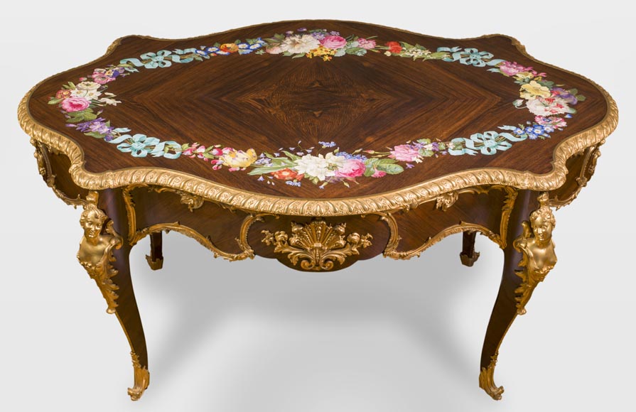 TAHAN Manufactory, Julien-Nicolas RIVART (1802-1867) and Pierre-Joseph GUEROU - Exceptional Louis XV style violin-shaped Desk Decorated with porcelain marquetry And gilt bronze espagnolettes TAHAN Manufactory, Julien-Nicolas RIVART (1802-1867) and Pierre-Joseph GUEROU - Exceptional Louis XV style violin-shaped Desk Decorated with porcelain marquetry And gilt bronze espagnolettes-5