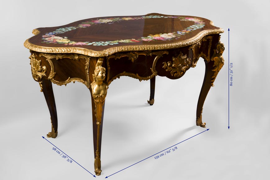 TAHAN Manufactory, Julien-Nicolas RIVART (1802-1867) and Pierre-Joseph GUEROU - Exceptional Louis XV style violin-shaped Desk Decorated with porcelain marquetry And gilt bronze espagnolettes TAHAN Manufactory, Julien-Nicolas RIVART (1802-1867) and Pierre-Joseph GUEROU - Exceptional Louis XV style violin-shaped Desk Decorated with porcelain marquetry And gilt bronze espagnolettes-11