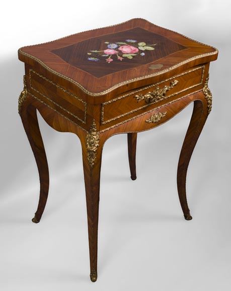 Julien-Nicolas RIVART (1802-1867) - Elegant emblazoned sewing table with decoration of porcelain marquetry Julien-Nicolas RIVART (1802-1867) - Elegant emblazoned sewing table with decoration of porcelain marquetry-1
