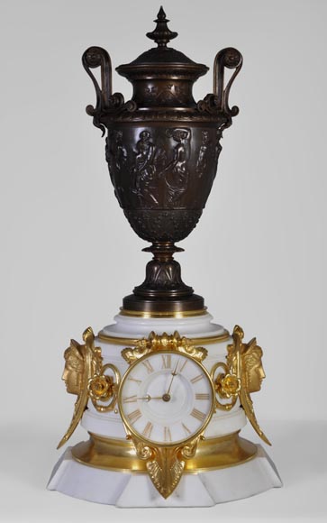 Important Napoléon III style double side clock in statuary marble and bronze Important Napoléon III style double side clock in statuary marble and bronze-7