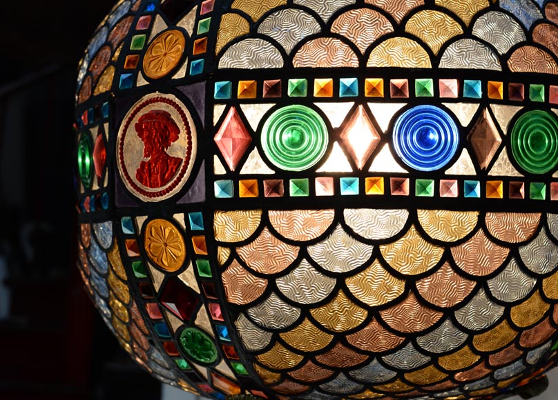 Beautiful antique Neo-Gothic style spherical chandelier in stained glass, late 19th century Beautiful antique Neo-Gothic style spherical chandelier in stained glass, late 19th century-2