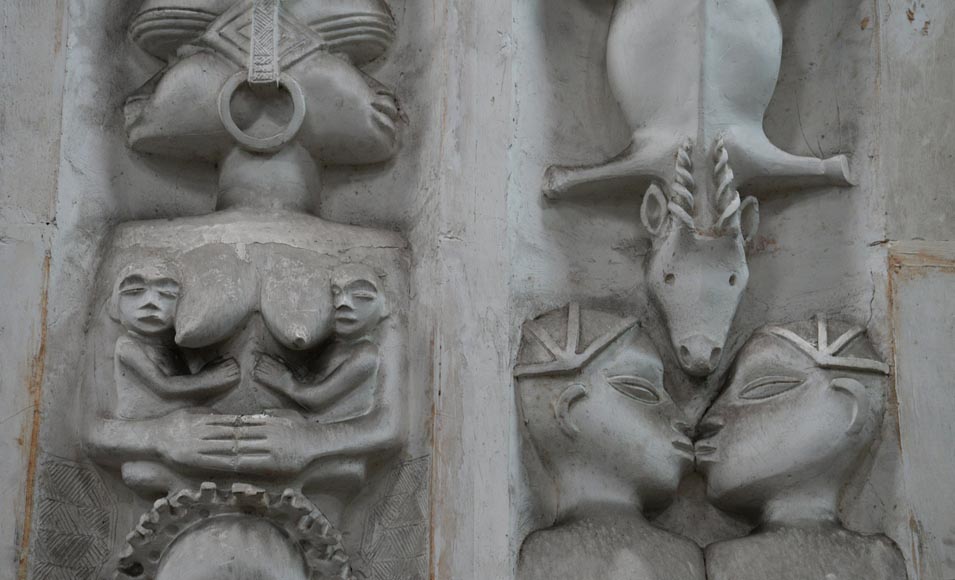 Set of ethnic style monumental decorative elements in plaster, 20th century Set of ethnic style monumental decorative elements in plaster, 20th century-9