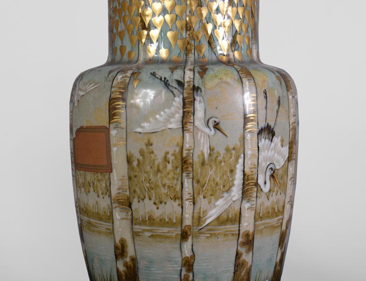 Manufacture KELLER & GUERIN in Luneville - pair of vases decorated with storks in flight in a lake landscape Manufacture KELLER & GUERIN in Luneville - pair of vases decorated with storks in flight in a lake landscape-4