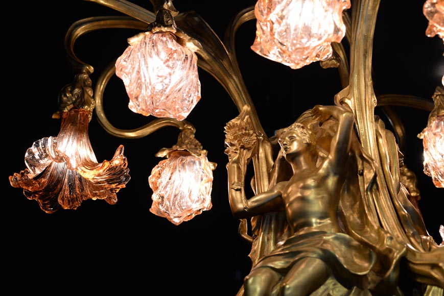 Beautiful antique Art Nouveau style chandelier in gilt bronze and molded glass with languid bodies and nine lights Beautiful antique Art Nouveau style chandelier in gilt bronze and molded glass with languid bodies and nine lights-8