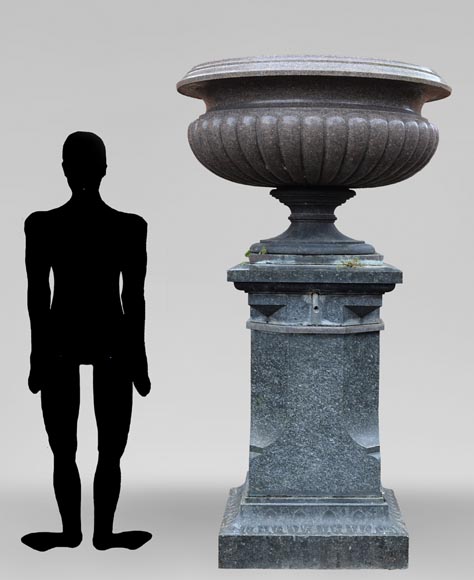 Antique large urn in French granite, mid-19th century Antique large urn in French granite, mid-19th century-0