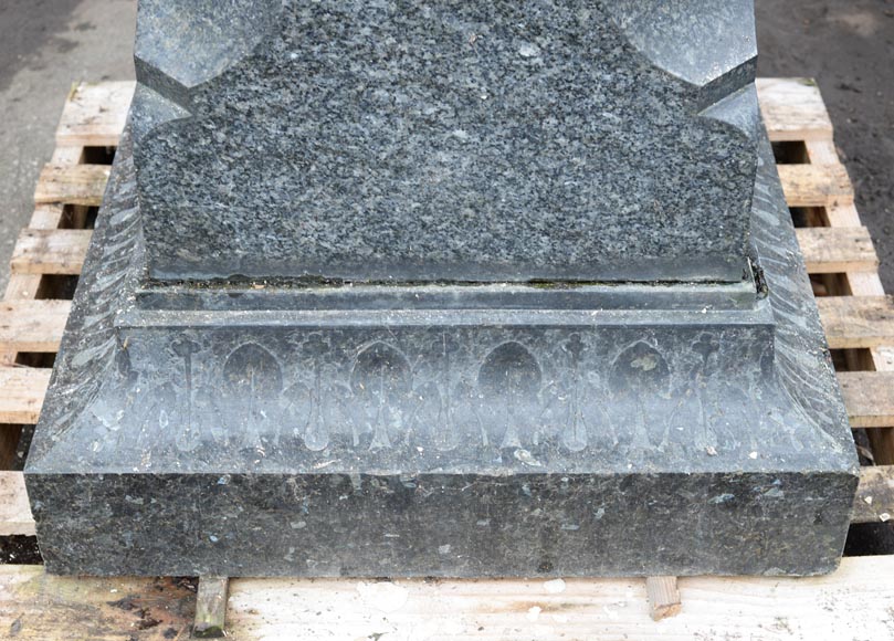 Antique large urn in French granite, mid-19th century Antique large urn in French granite, mid-19th century-8