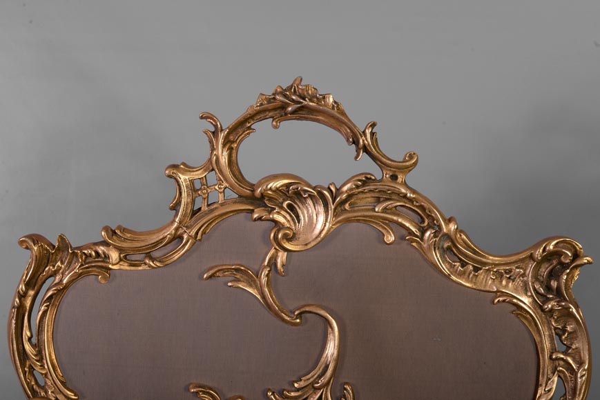 Louis XV style firescreen with Cupid in bronze, 1970's Louis XV style firescreen with Cupid in bronze, 1970's-1