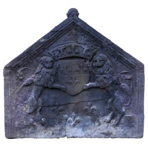 Antique fireback with French coat of arms and lions, 17th century