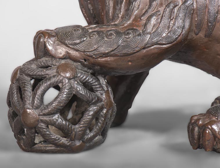 Chinese style clock with Foo dog decoration. Chinese style clock with Foo dog decoration.-4