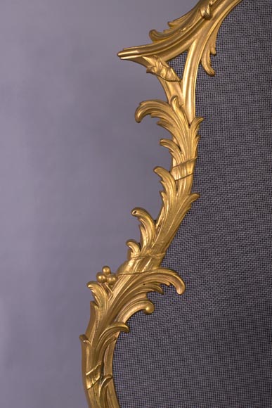 Beautiful antique Louis XV style firescreen in gilt bronze with olive branches Beautiful antique Louis XV style firescreen in gilt bronze with olive branches-3