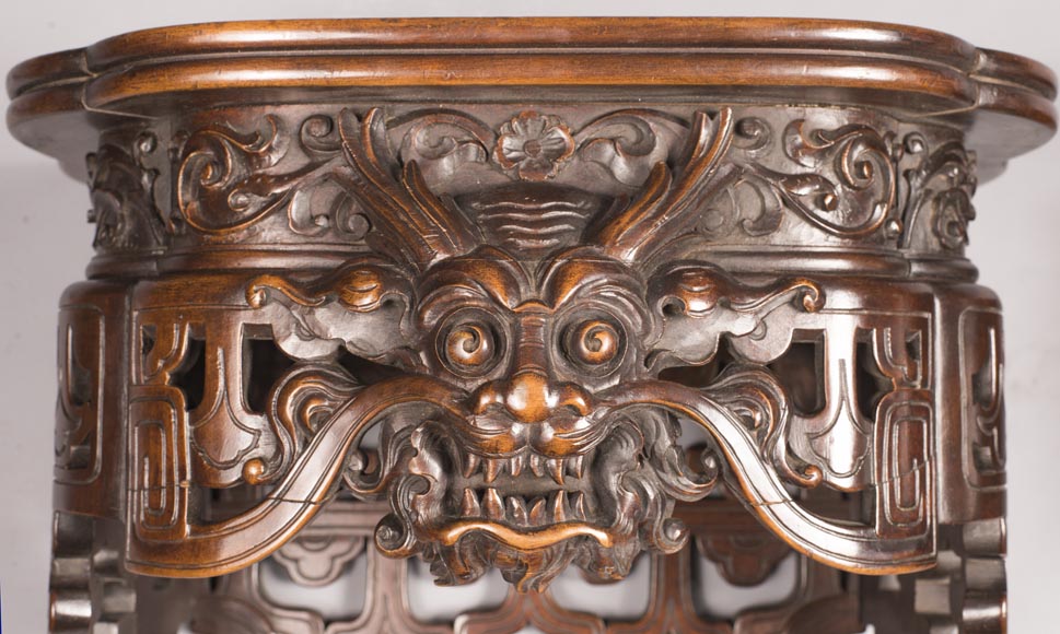 Pair of Far Eastern wall brackets with dragon decoration. Pair of Far Eastern wall brackets with dragon decoration.-1