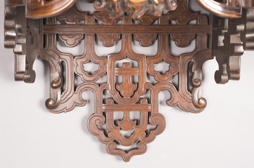 Pair of Far Eastern wall brackets with dragon decoration. Pair of Far Eastern wall brackets with dragon decoration.-2