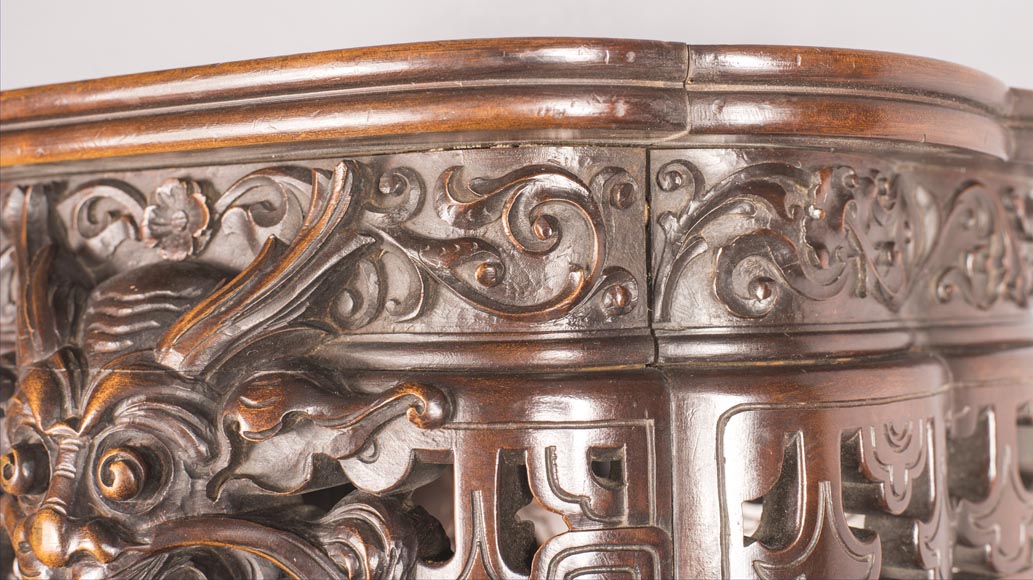 Pair of Far Eastern wall brackets with dragon decoration. Pair of Far Eastern wall brackets with dragon decoration.-4