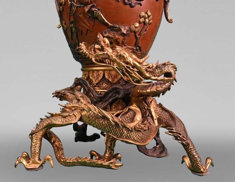 L'ESCALIER DE CRISTAL, Vase Clock with Dragon Mount, after 1885 L'ESCALIER DE CRISTAL, Vase Clock with Dragon Mount, after 1885-9