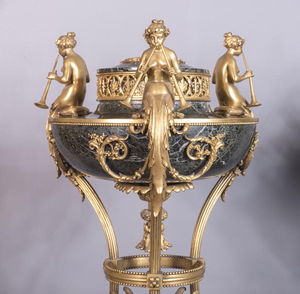 Pair of cassolettes with blowers and griffins, in Napoleon III style, in Vert de Mer, Jaune de Sienne marble and gilded bronze. Pair of cassolettes with blowers and griffins, in Napoleon III style, in Vert de Mer, Jaune de Sienne marble and gilded bronze.-1