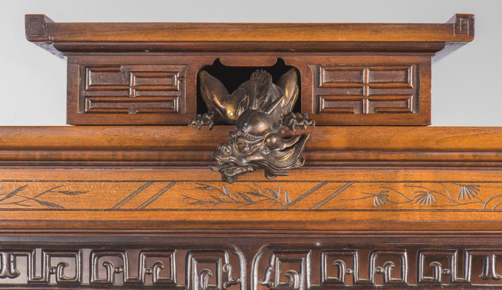 Japanese style presentation cabinet with ivory and lacquer decoration Japanese style presentation cabinet with ivory and lacquer decoration-1