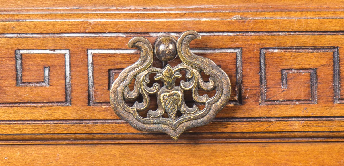 Japanese style presentation cabinet with ivory and lacquer decoration Japanese style presentation cabinet with ivory and lacquer decoration-8