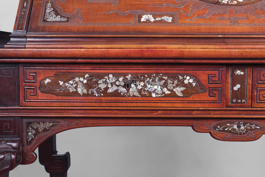 Japanese style secretary with mother-of-pearl butterfly decoration Japanese style secretary with mother-of-pearl butterfly decoration-4