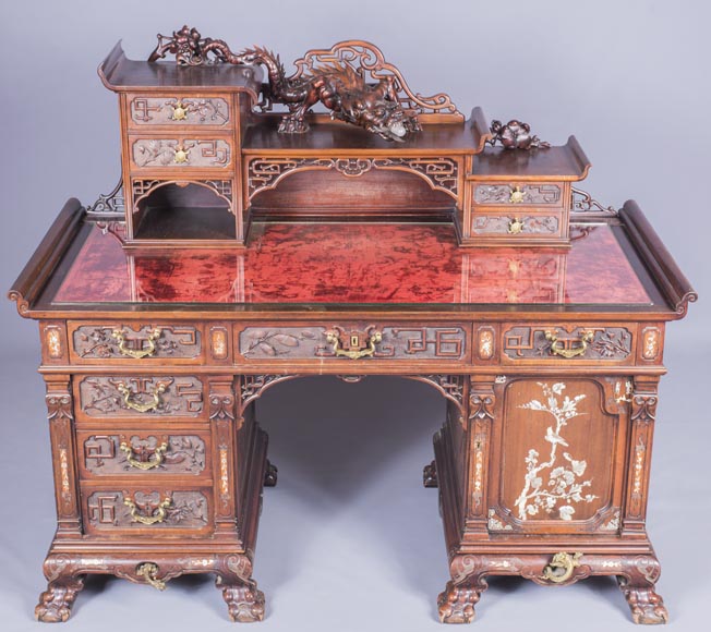 Important japanese style pedestal desk with dragons decoration Important japanese style pedestal desk with dragons decoration-0