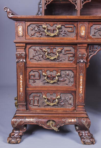 Important japanese style pedestal desk with dragons decoration Important japanese style pedestal desk with dragons decoration-2