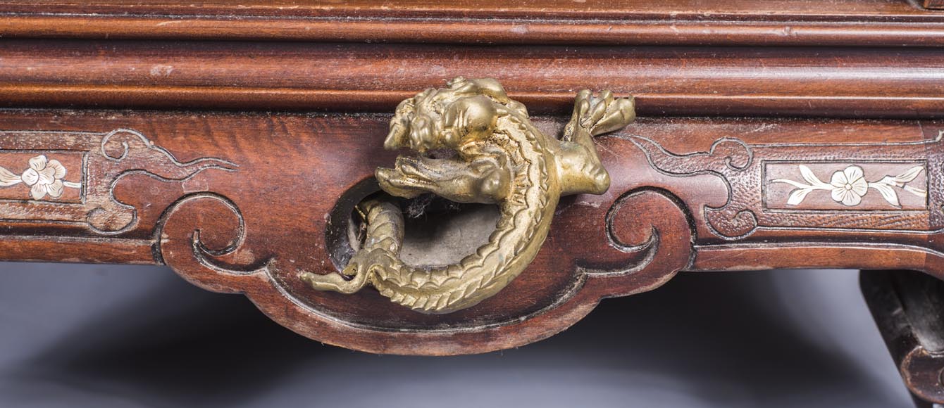 Important japanese style pedestal desk with dragons decoration Important japanese style pedestal desk with dragons decoration-8